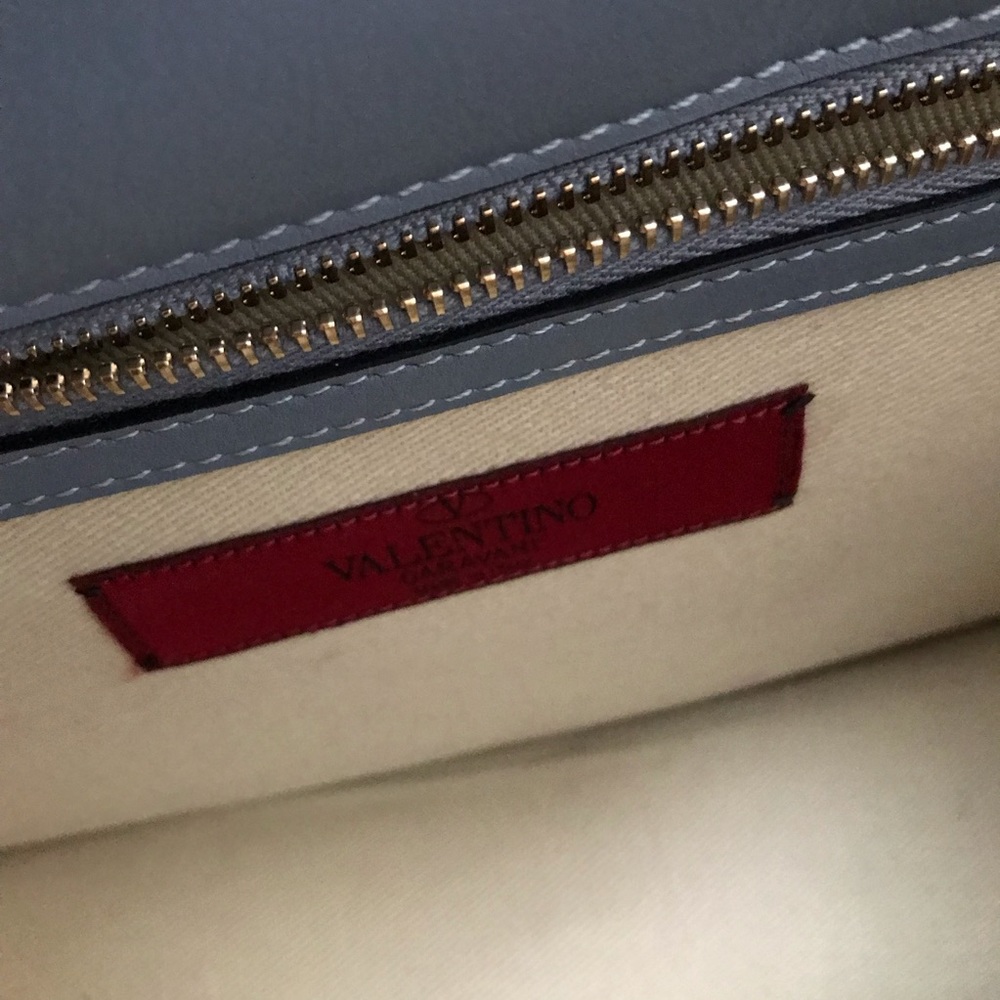 Valentino Rockstud medium bag in light blue color - Picture 7 of 8